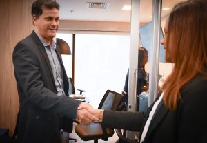 Imagem de Manual das emoções: 5 dicas de como manter a saúde mental dos seus colaboradores no retorno das atividades do escritório.