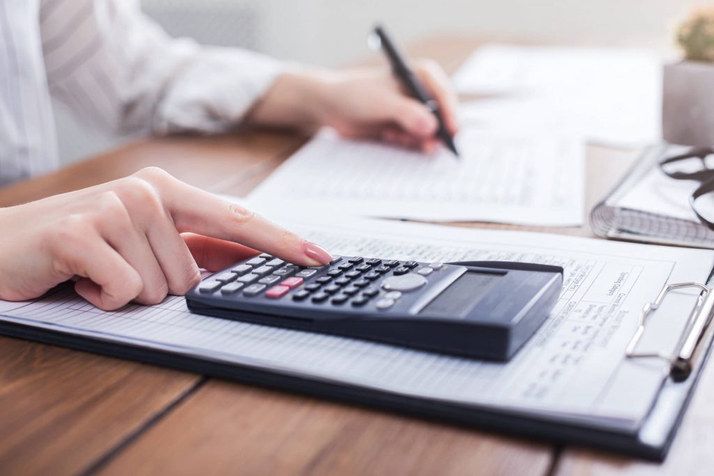 Imagem de De quanto em quanto tempo ocorre reajuste dos planos de saúde empresariais? Isso ocorre por faixa etária?